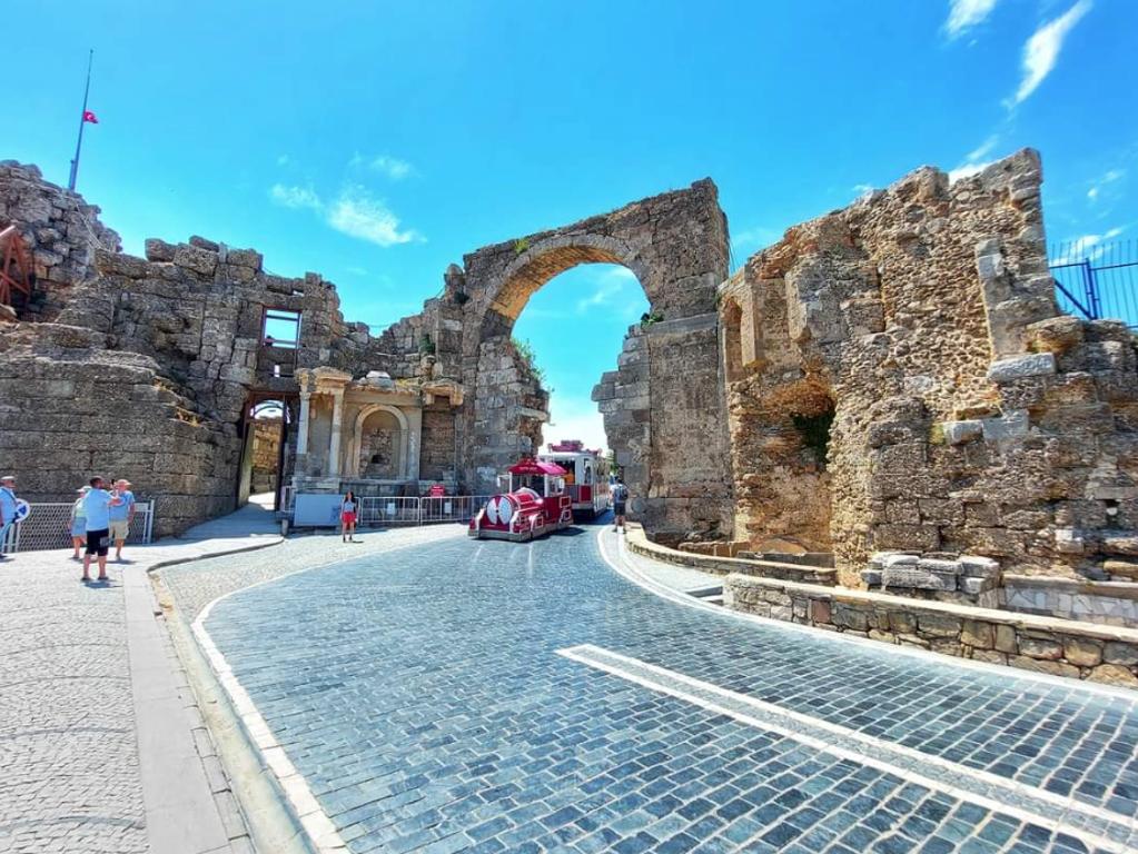 Tour from Alanya to Side Ancient City - Manavgat - Hidden Paradise